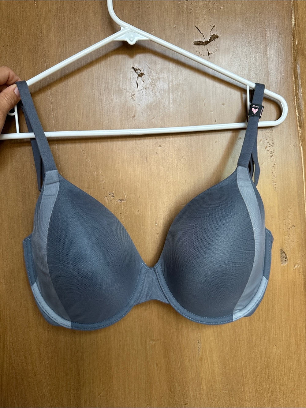 Victoria's Secret Body by Victoria lined perfect coverage two tone bra 32DDD NWT